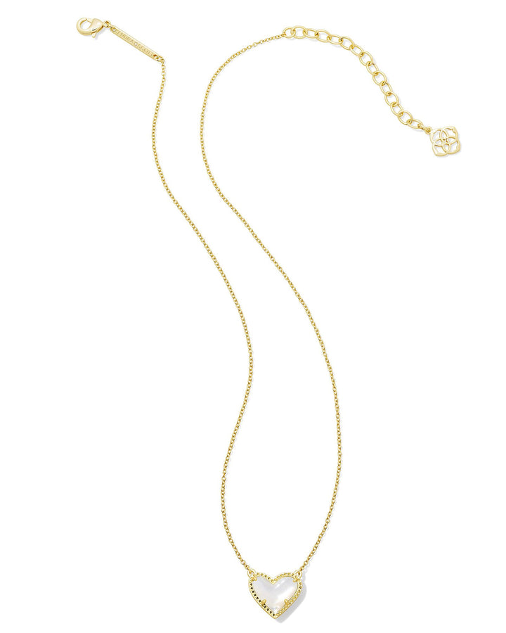 Kendra Scott Ari Heart Pendant Necklace in Ivory Mother of Pearl