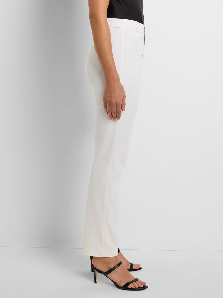 Nic + Zoe 28" Cotton Bi-Stretch Copley Straight Pant in Paper White