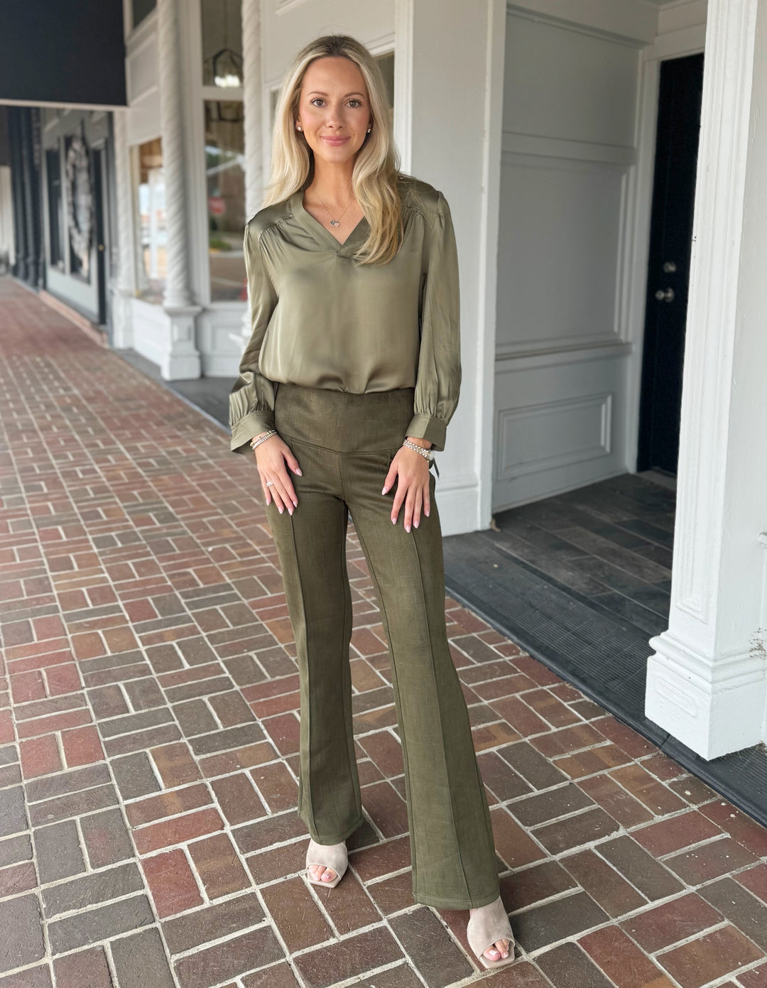 Liverpool Los Angeles Long Sleeve Pleated Neck Woven Blouse in Olive