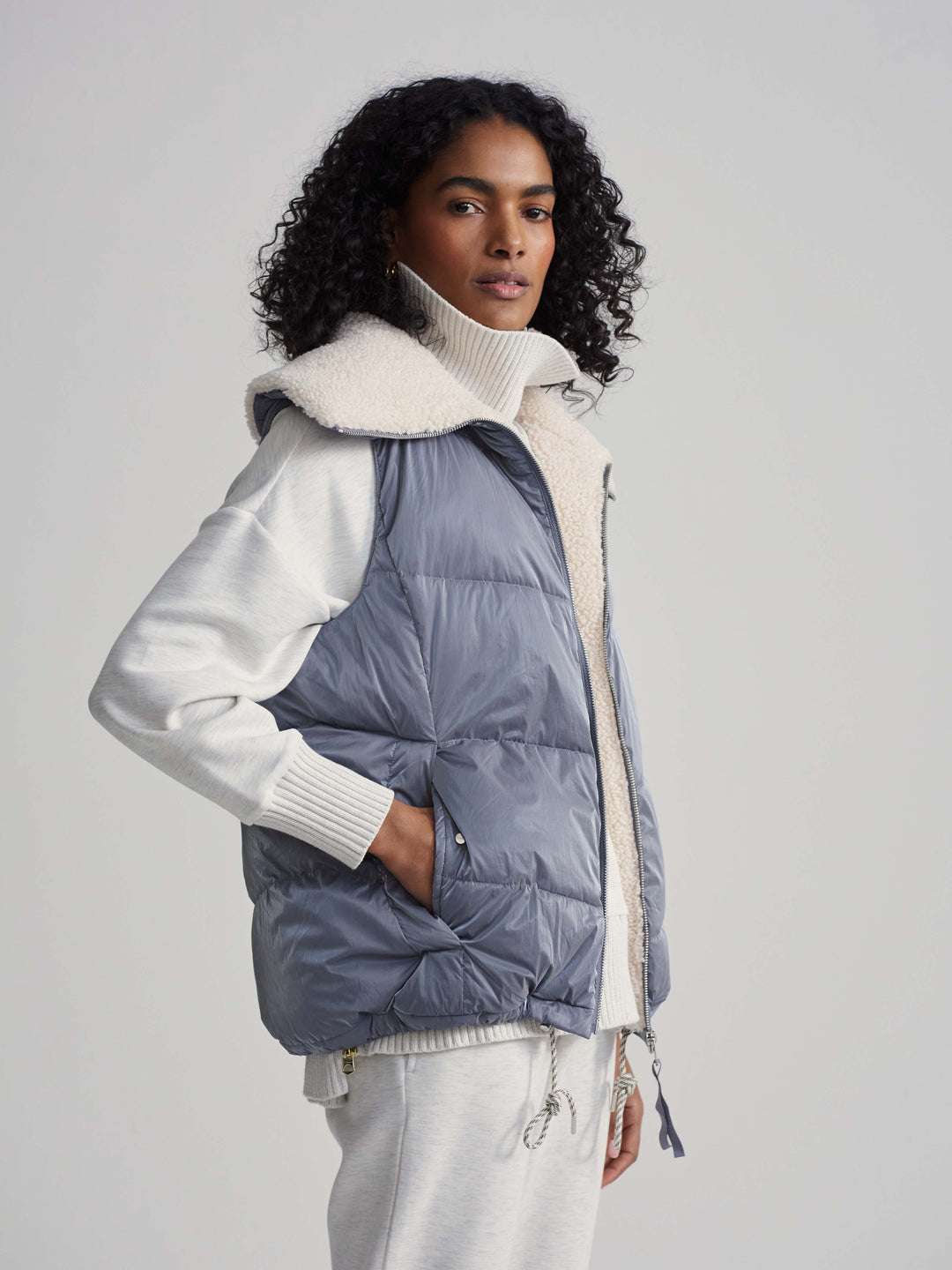 Varley Brock Puffer Gilet in Blue Wind